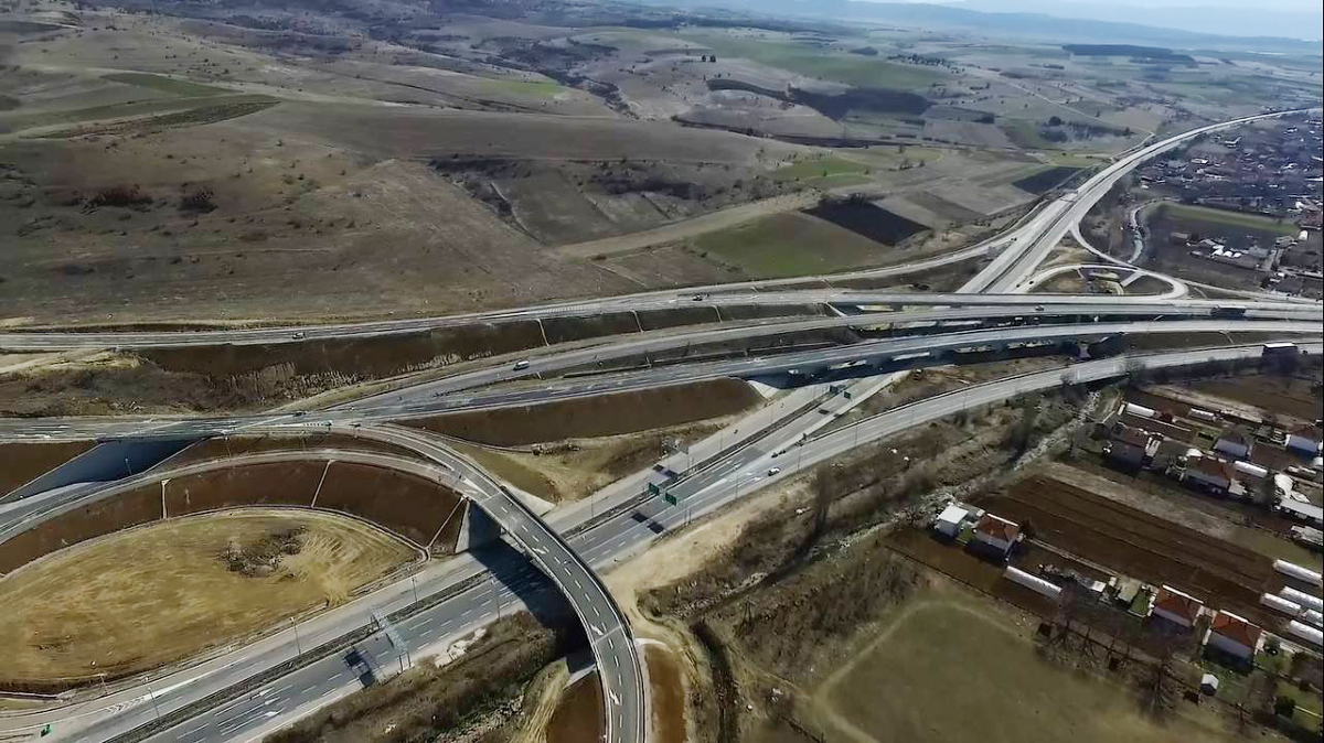 The North Macedonia Expressway constructed by Chinese enterprises was officially opened to traffic