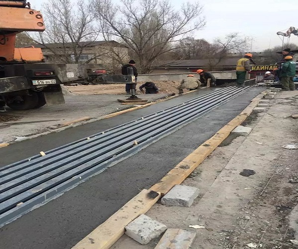 Replacement technology and construction development of bridge expansion joints