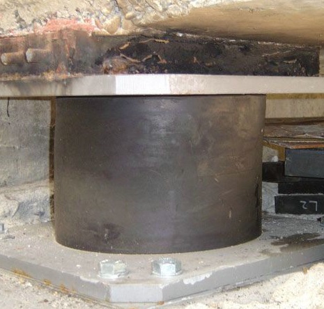 The Application and characteristic of elastomeric seismic isolation