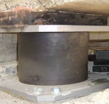 The Application and characteristic of elastomeric seismic isolation